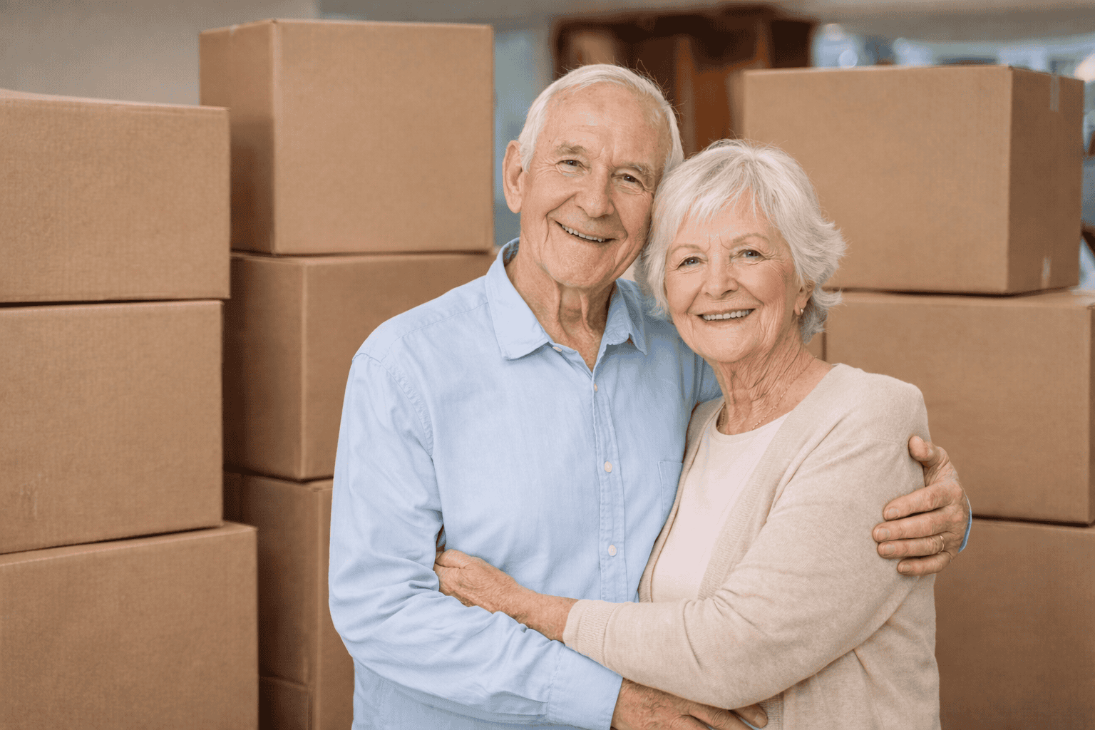 Seniorenpaar bei einem stressfreien Seniorenumzug in Frankfurt am Main<br />
